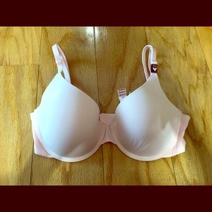 NWT Victoria’s Secret Bra Size 32D
